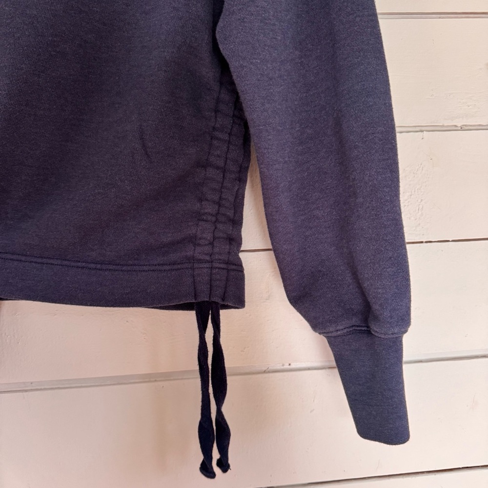 Aerie Ruched Side hoodie in navy blue. Size: XSmall - Picture 4 of 12